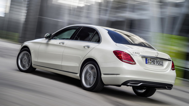 Illustration for article titled The 2015 Mercedes-Benz C-Class Cranks The Style Way Up